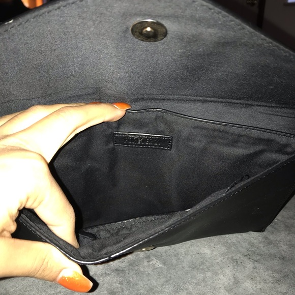 Clutch - Picture 3 of 3